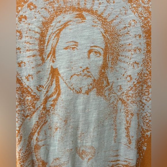 Magnolia Pearl Tshirt - Picture 2 of 3